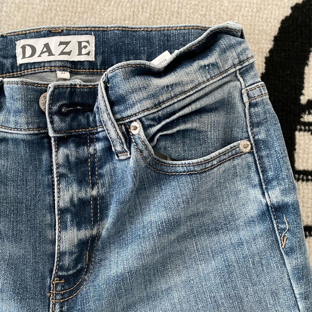 Daze Denim Jeans - Picture 3 of 5